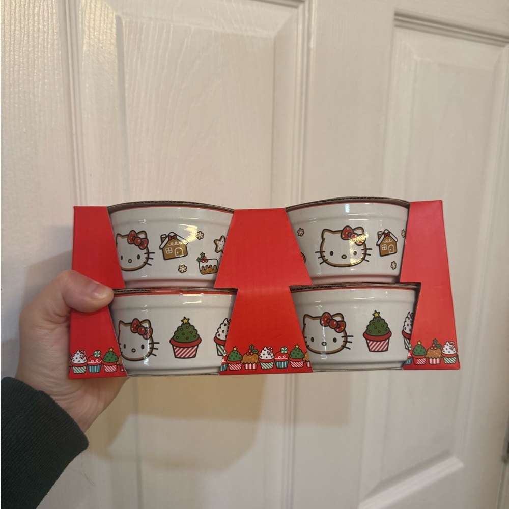 Hello Kitty Holiday ramekin set of 4